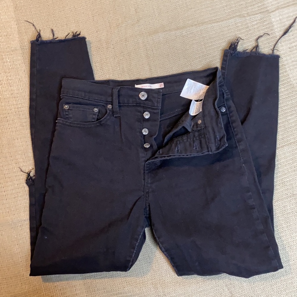 Levi’s Black Distressed Wedgie High Rise Skinny Jeans - Picture 3 of 10